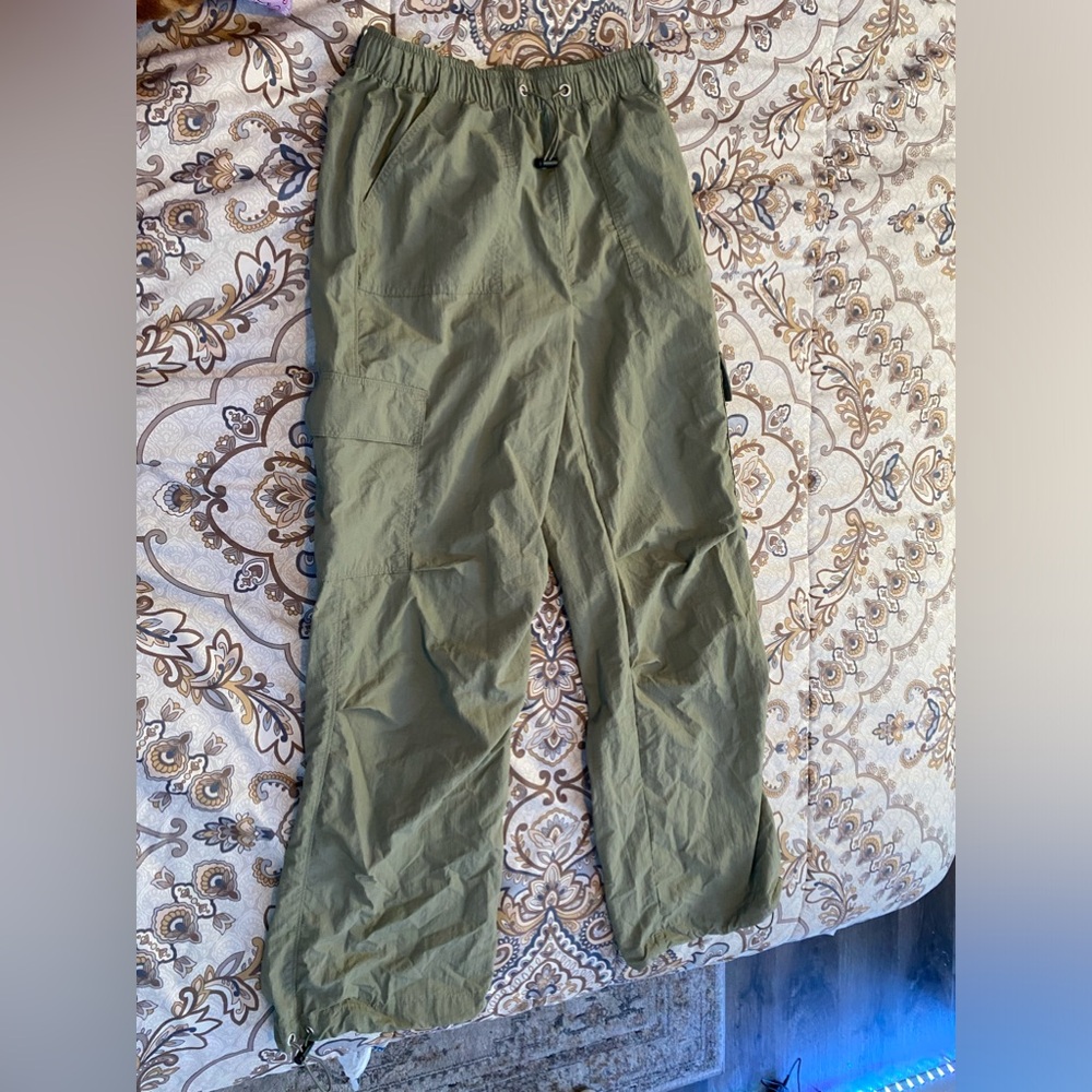 Green Adjustable Capris.
